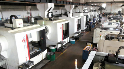 榮堃機(jī)械閃耀《非凡匠人》 全設(shè)備矩陣賦能，多品類協(xié)同發(fā)力，領(lǐng)航中國(guó)智造揚(yáng)帆出海